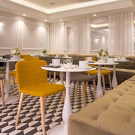Pastel Hotel 3*