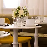 Hotel Pastel París